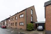 Hausansicht - 1 Zimmer Mehrfamilienhaus, Wohnhaus in Neuss