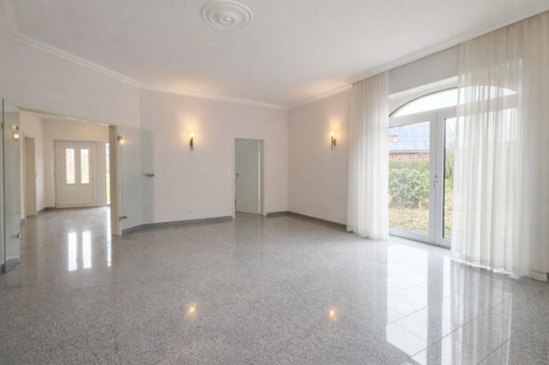 Wohnen auf der ursprünglichen Tenne - 9 Zimmer Mehrfamilienhaus, Wohnhaus in Harsewinkel