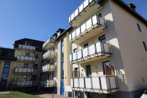 Hausansicht - Neues Wohnglück - DG - Dachterrasse - Garage - 3-Raumwohnung