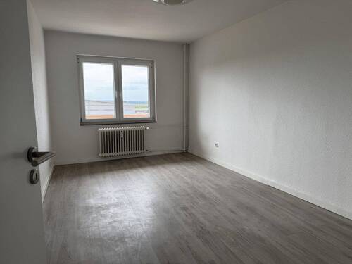 Bild 1 - Ruhig wohnen mit Aussicht - 2-Zimmer-Wohnung im 6. OG mit Aufzug
