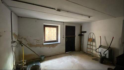 Keller mit Ausgang - 