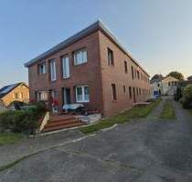 3-FH mit zwei Wohnungen zum Fertigstellen, weitere Bebauung möglich - Brokstedt