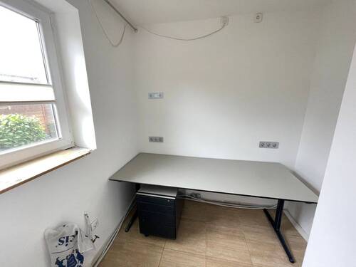 1/2 Zimmer im EG - 
