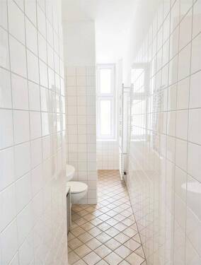 Badezimmer - Etagenwohnung mit 58,20 m&sup2; in Berlin zum Kaufen