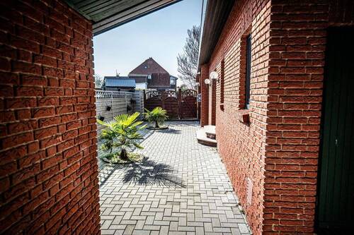 Zugang zum Haupteingang - 5 Zimmer Einfamilienhaus in Drochtersen