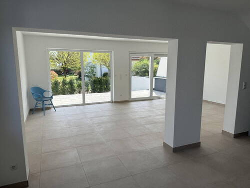 Wohnzimmer - Wunderschönes 5,5-Zimmer-EFH in bester Lage von Rödermark OR