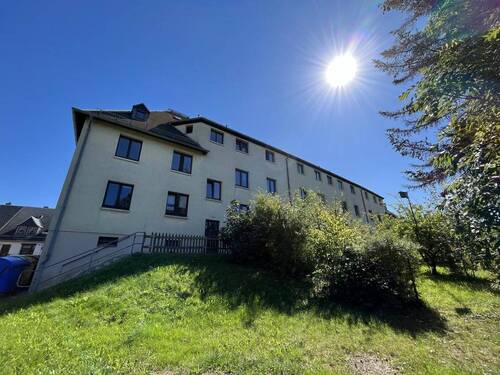 Hausansicht - Etagenwohnung mit 52,30 m² in Chemnitz zur Miete