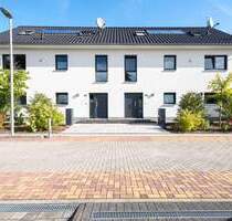Einzigartig: SMART Home, 10 Zimmer, 5 Bäder, 2 Garagen, Energiekl. A, großer Garten, Koi-Teich - Berlin Rudow