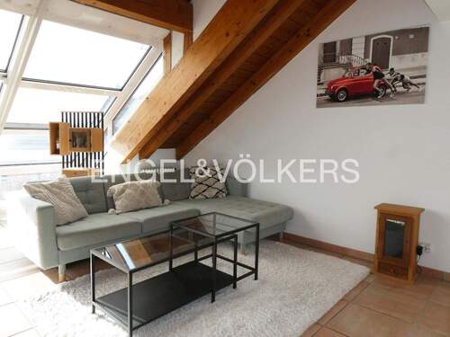 Wohnzimmer - 2 Zimmer Etagenwohnung in Tübingen