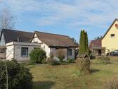 Charmanter Bungalow auf großem Grundstück - Charmanter Bungalow auf schönem großen Grundtsück