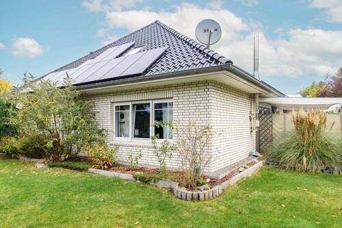 Blick aus Garten - 