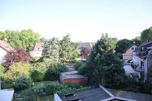 Ausblick - Wohnen am Ebertpark - renovierte 4-Zimmer-Wohnung