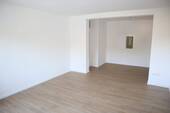 Wohnen- und Essbereich - 4 Zimmer Etagenwohnung zur Miete in Ludwigshafen