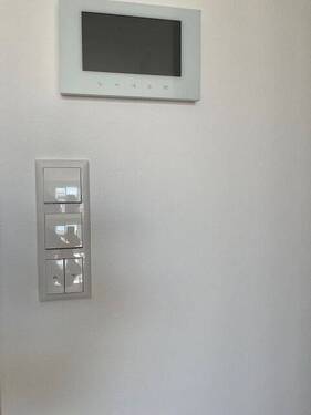 Whg 6, Gegensprechanlage u. Regler.jpg - 