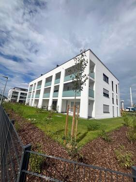 Hausansicht Süd-West.JPG - Etagenwohnung mit 68,30 m² in Plattling zum Kaufen