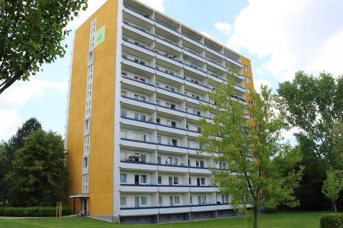 Hausansicht - Etagenwohnung mit 50,90 m² in Chemnitz zur Miete