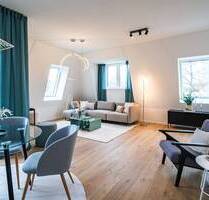 NEUBAU: Wunderschöne Dachgeschoss-Wohnung mit 3 Zimmern, idyllischer Loggia, Lift-Haltestelle in der Wohnung und komfortablem Hobbyraum - München Trudering-Riem