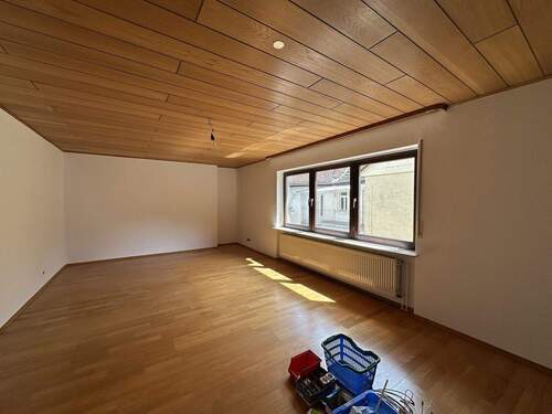 Bild 3 - 7 Zimmer Mehrfamilienhaus, Wohnhaus in Brensbach