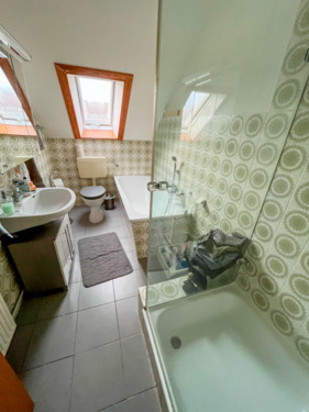 Bad im Dachgeschoss - 