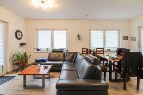 Wohnbereich und Esstisch - 5 Zimmer Einfamilienhaus in Blankenfelde-Mahlow