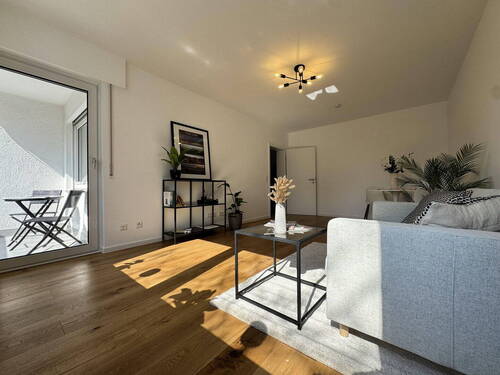 Wohnzimmer 2 - 3 Zimmer Etagenwohnung zum Kaufen in Bad Homburg