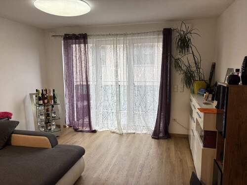 Wohnzimmer.jpg - 3 Zimmer Etagenwohnung in Frontenhausen