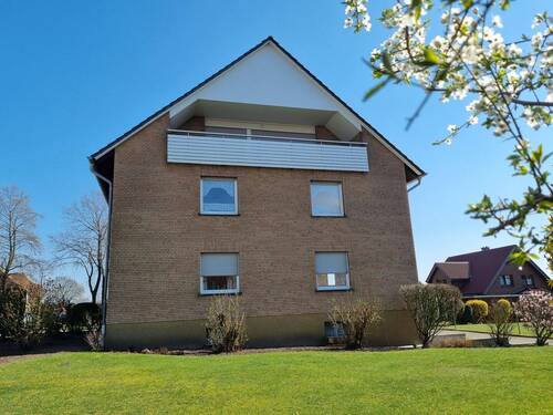 Giebelseite mit Garten - 