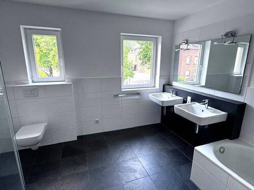 Badezimmer 1. OG - 