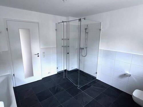 Badezimmer 1. OG - 