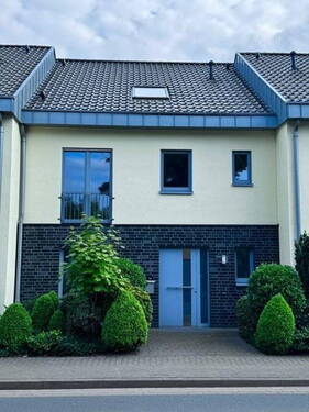 Hausfront - 5 Zimmer Einfamilienhaus in Kevelaer-Winnekendonk