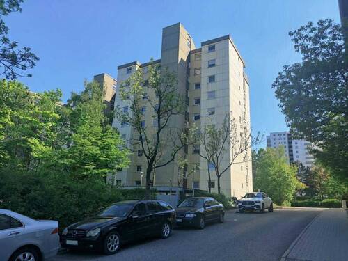 Nordseite des Gebäudes - 2 Zimmer Etagenwohnung zum Kaufen in Regensburg