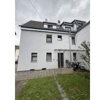 Moderne 3-Zimmer-Erdgeschoss-Wohnung mit Gartenanteil und PKW-Stellplatz in Nürnberg-Schniegling