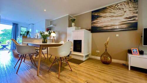 Essbereich mit Kaminofen - 