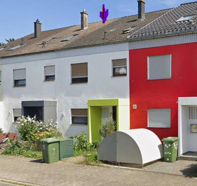 Haus mit grünem Eingang - Viel Platz im RH und nette Nachbarn