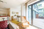 Wohnbereich mit Zugang zur Terrasse - 