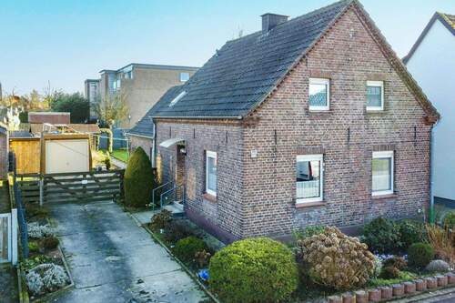 Einfahrt - 6 Zimmer Einfamilienhaus zum Kaufen in Xanten