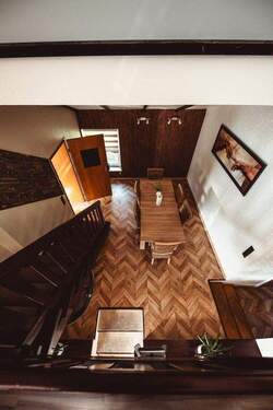 Blick runter von Galerie - 