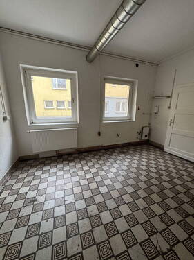 Küche Blick Richtung Hof - 