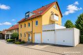 Aussenansicht 3 mir Hinweis.jpeg - 3 Zimmer Terrassenwohnung in Allersberg