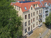 Bild 1 - Zukunftssicheres Investment in modernisiertem Mehrfamilienhaus in Niederschönhausen
