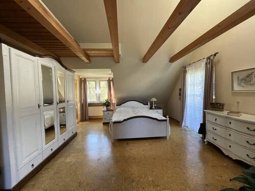 Schlafzimmer mit Balkonzugang - 