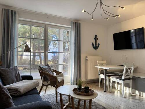 Wohn-Essbereich mit Terrasse - Ferienwohnung in 1. Strandlage - 269.000,00&nbsp;EUR Kaufpreis, ca.&nbsp; 40,30&nbsp;m&sup2;&nbsp;Wohnfl&auml;che