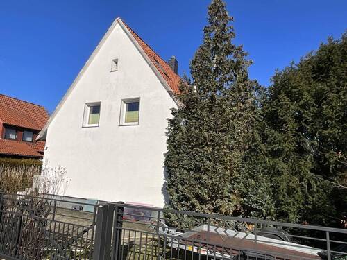 Süden - 5 Zimmer Doppelhaushälfte zum Kaufen in Burgdorf