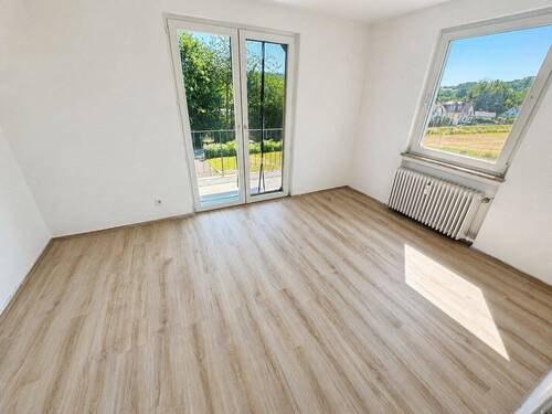 Schlafzimmer 1 - 3 Zimmer Etagenwohnung zur Miete in Schweppenhausen