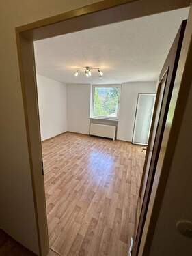 Blick von Flur in Apartment - 1 Zimmer Etagenwohnung in Nürnberg