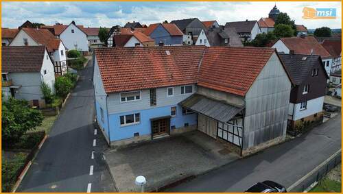 Hofansicht - 6 Zimmer Bauernhaus, Landhaus zum Kaufen in Schwalmstadt / Niedergrenzebach