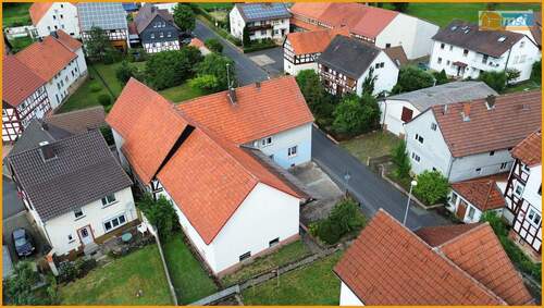 Luftbild Scheune - Bauernhaus, Landhaus mit 160,00 m&sup2; in Schwalmstadt / Niedergrenzebach zum Kaufen