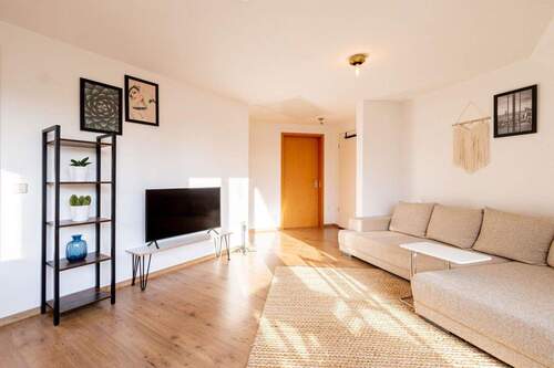 Wohnzimmer - 2 Zimmer Etagenwohnung in Hannover