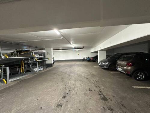 Tiefgarage - Garage, Stellplatz in Stuttgart