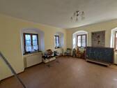 Gemeindesaal - Mehrfamilienhaus, Wohnhaus mit 451,00 m&sup2; in Lommatzsch zum Kaufen